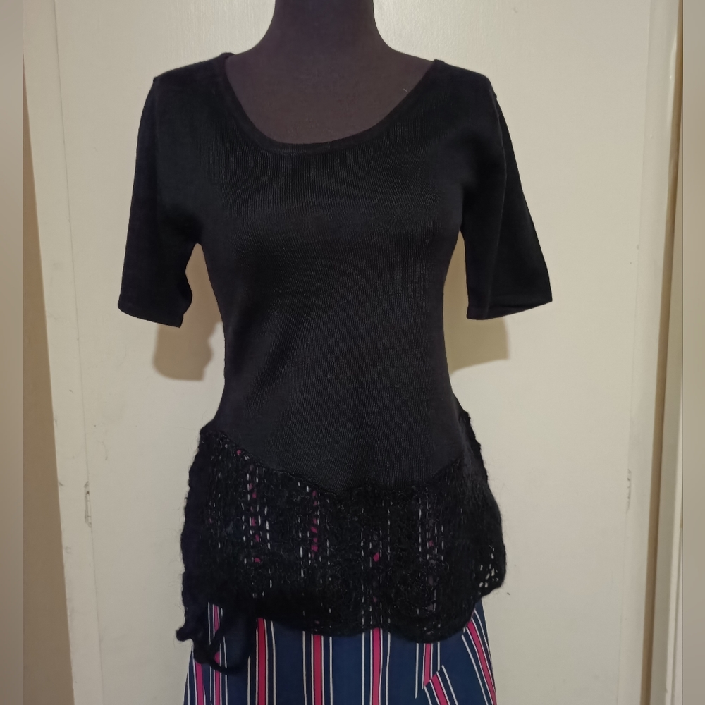 Short sleeve sweater